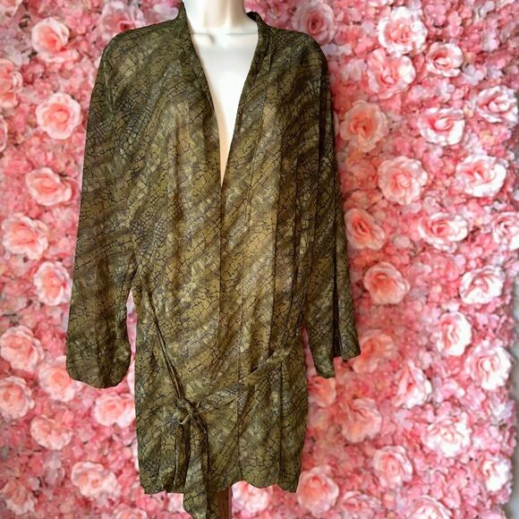 Victoria's Secret (OS) Green Snake Pattern Tied Robe - Picture 1 of 5